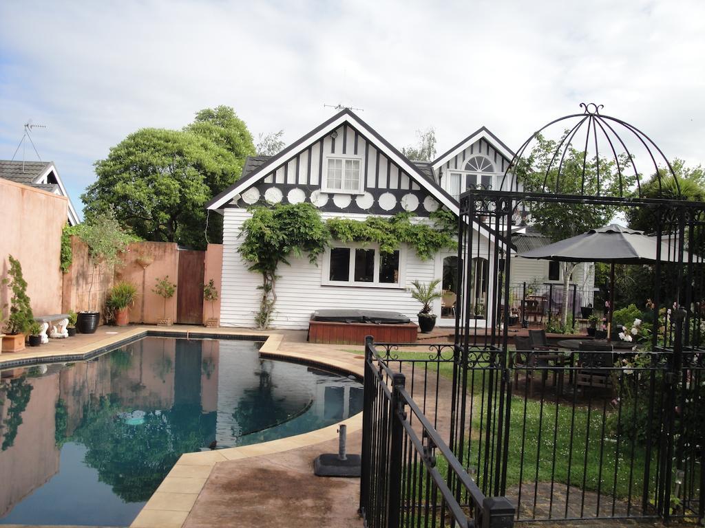 English Tudor House Hamilton Zimmer foto